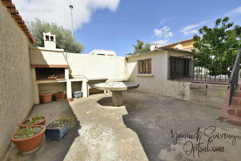 Maison à PEZILLA-LA-RIVIERE