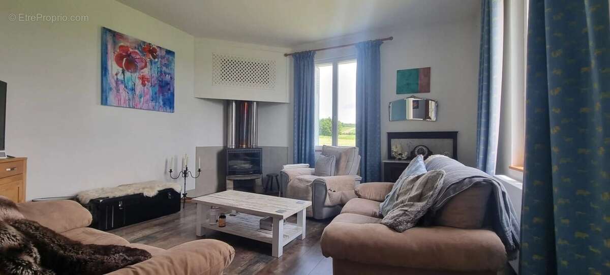 Maison à CASTELNAU-MONTRATIER