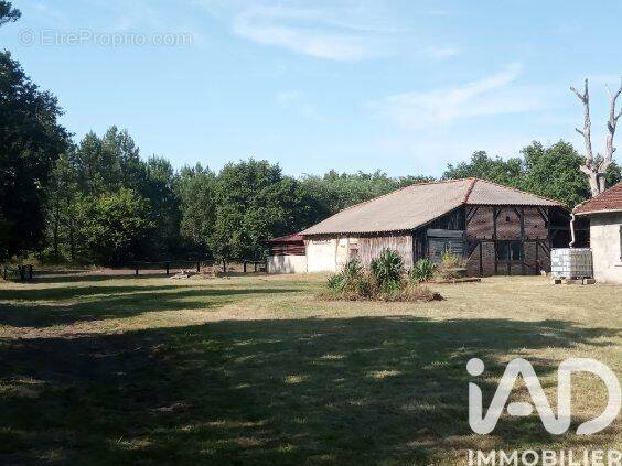 Photo 1 - Maison à ESCOURCE