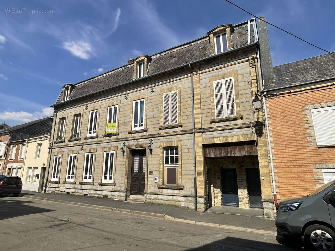 Maison à MAUBERT-FONTAINE