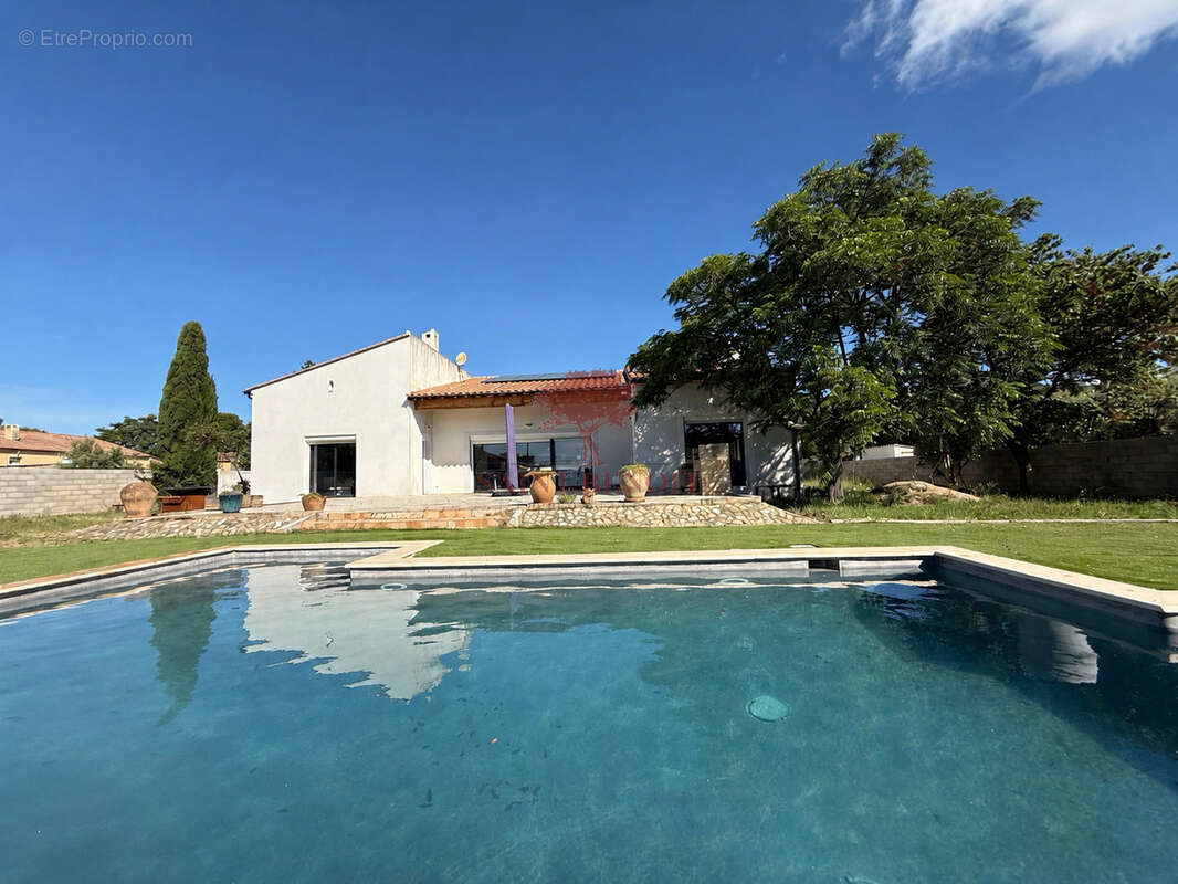 En exclusivite a vendre villa de type 8 pieces avec piscine double garage et jardin 1523 m2 - photo 2