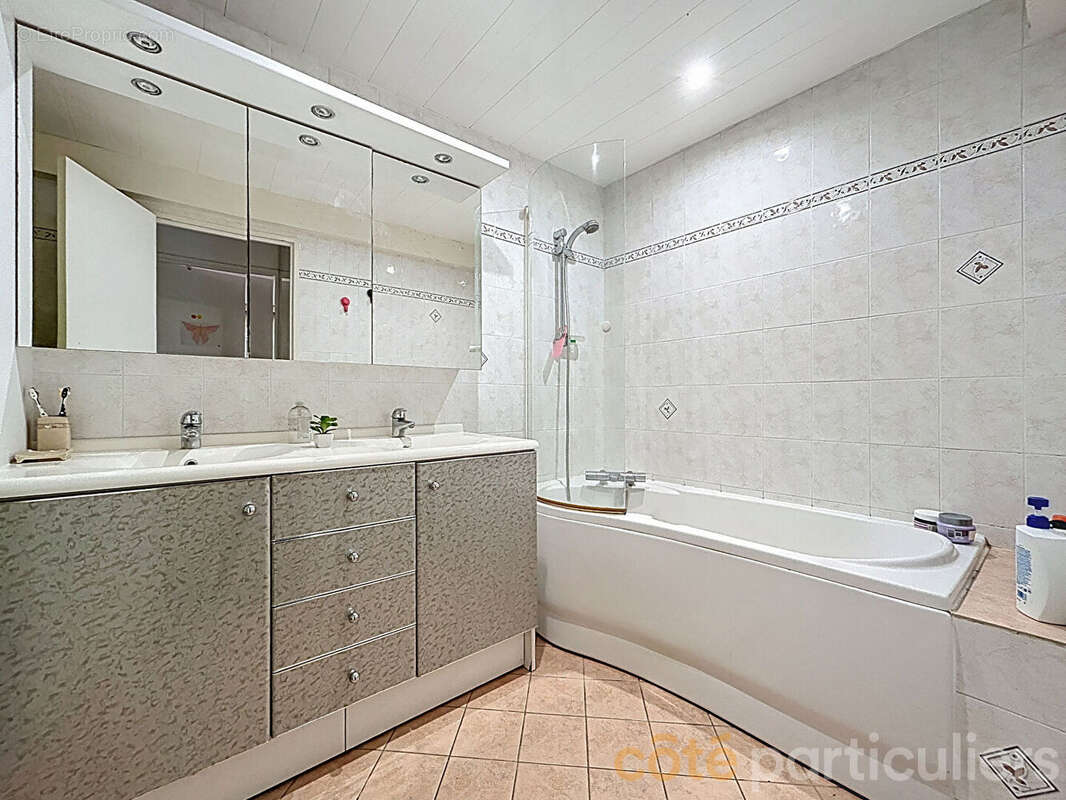 Appartement à SAINT-MAUR-DES-FOSSES