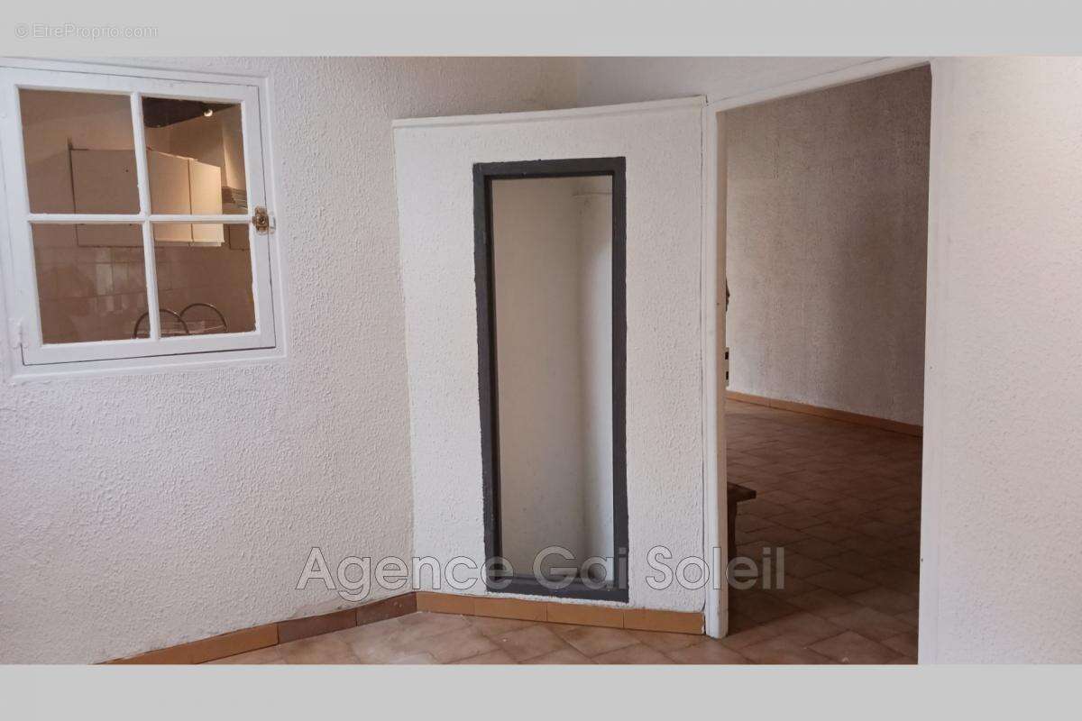 Maison à NISSAN-LEZ-ENSERUNE