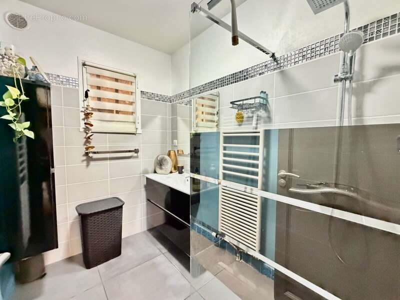 PEYMEINADE – Villa 189 m² avec appartement indépendant, piscine et jardin** - photo 13