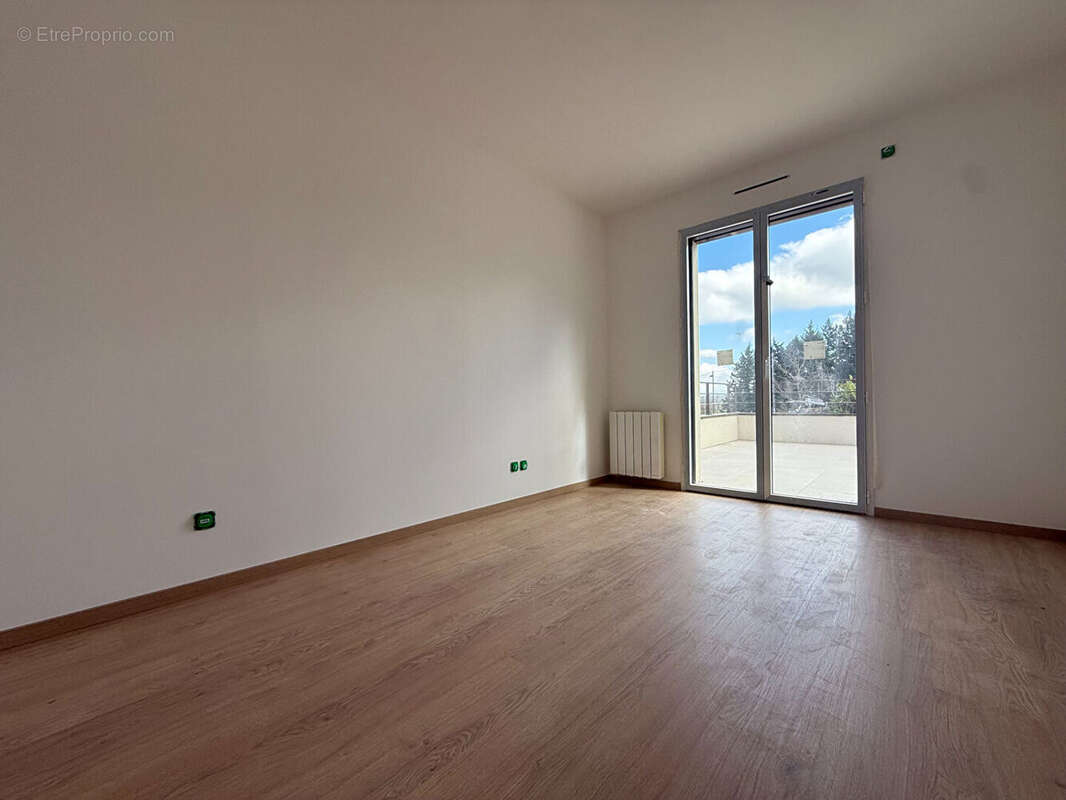 Appartement à BONNEFAMILLE