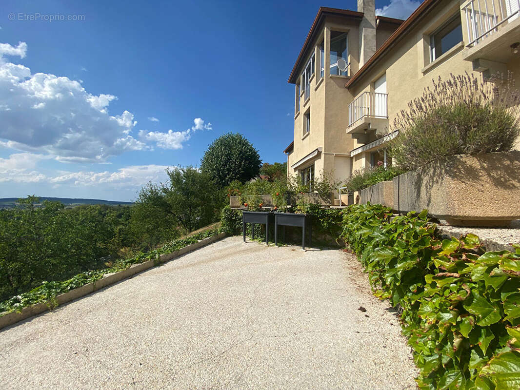 Maison d'architecte avec vue imprenable sur les hauteurs d'Arbois - photo 3