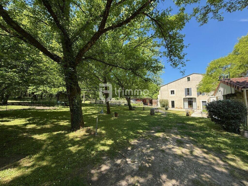 Maison à AYGUEMORTE-LES-GRAVES