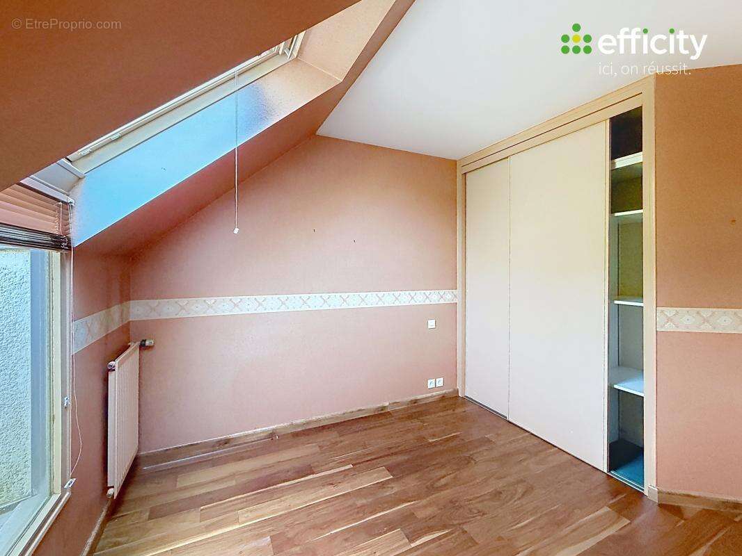 Maison 142 m² à Saint-Gregoire  - photo 12
