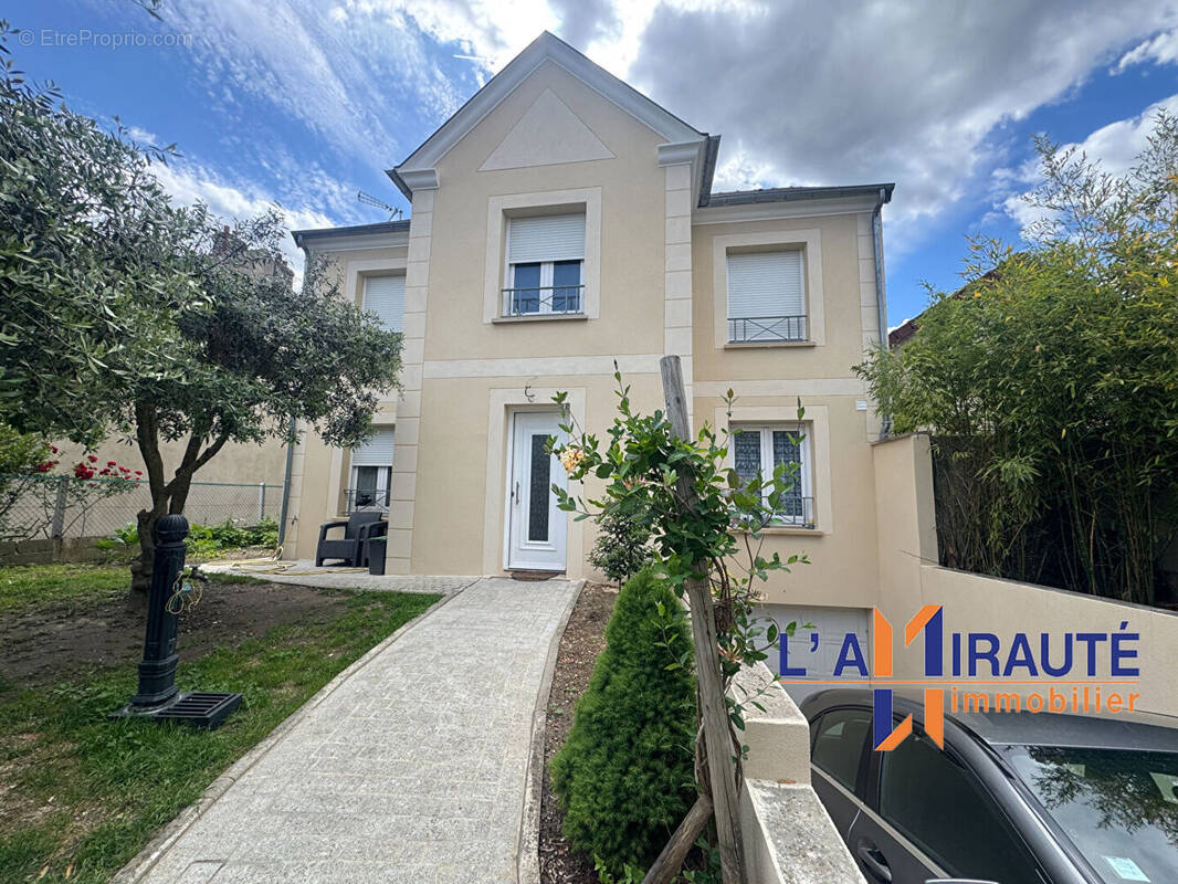 Maison à HOUILLES