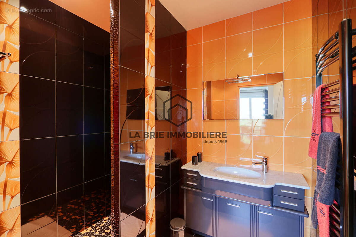 Maison à VILLECRESNES