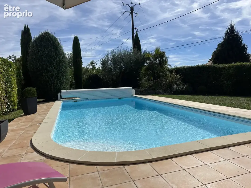 Exclusivité à 9km de Cognac, maison de 177m2,5 chambres et piscine chauffée. - photo 2