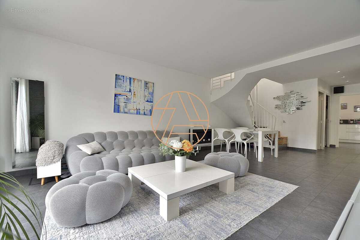 Appartement à SAINT-MAUR-DES-FOSSES