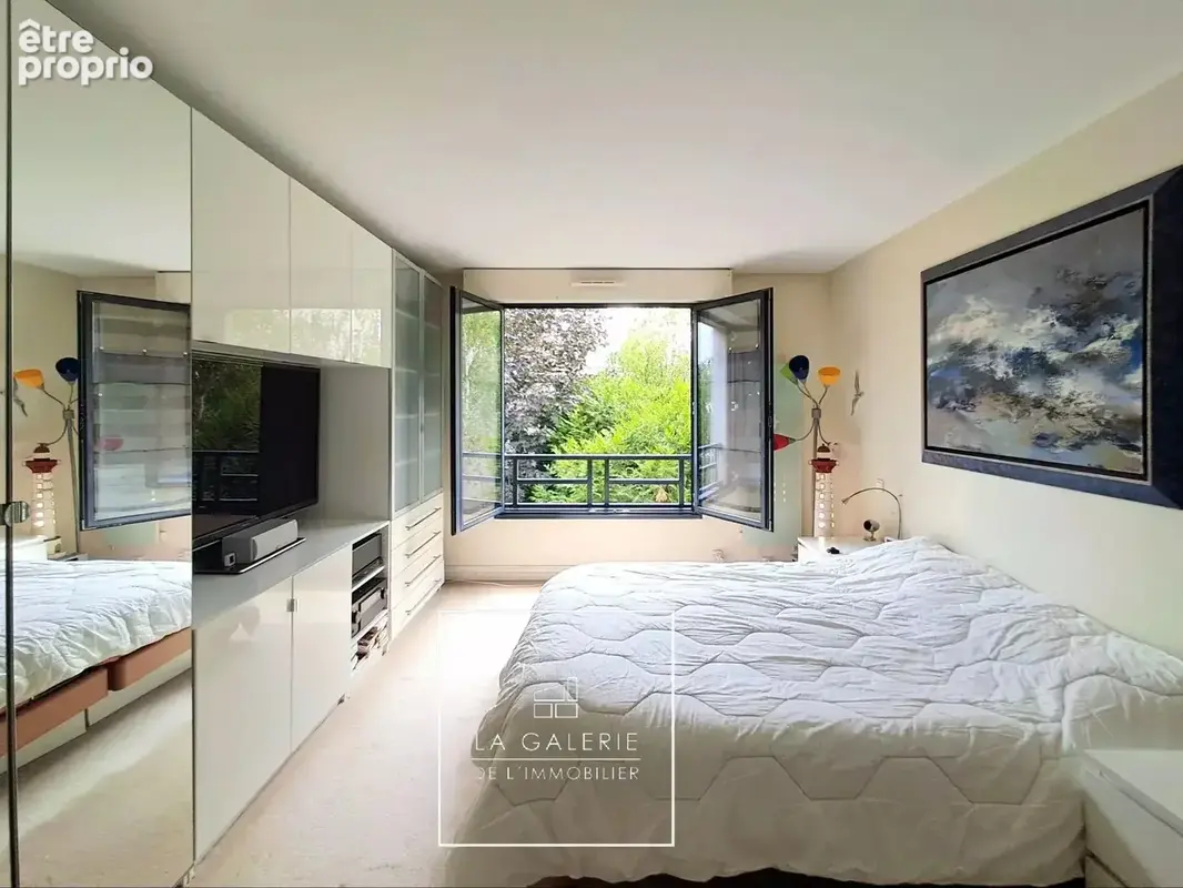 Très bel appartement familial de 170 m2 de 4 chambres,calme et proche de tous les commerces quartier de la Mairie - photo 11