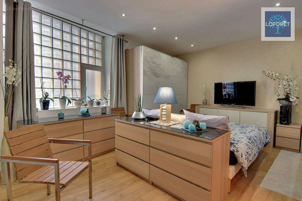 Appartement à VALLAURIS