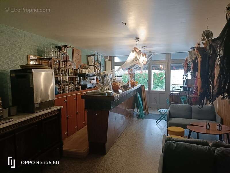 Commerce à FONTEVRAUD-L&#039;ABBAYE