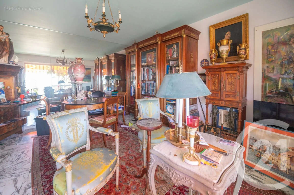 Appartement à HYERES