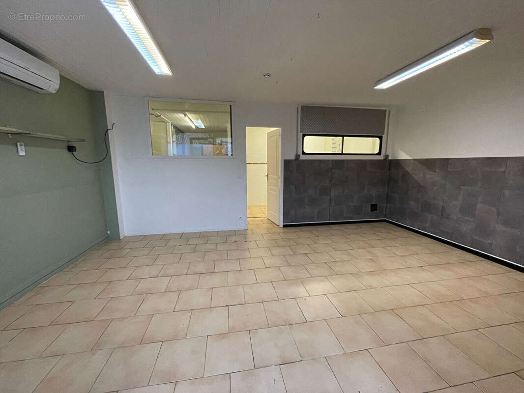 Commerce à LE GRAND-VILLAGE-PLAGE