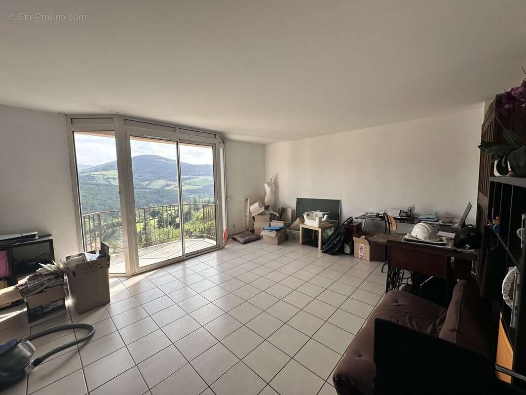 Maison à SAINTE-CROIX-EN-JAREZ