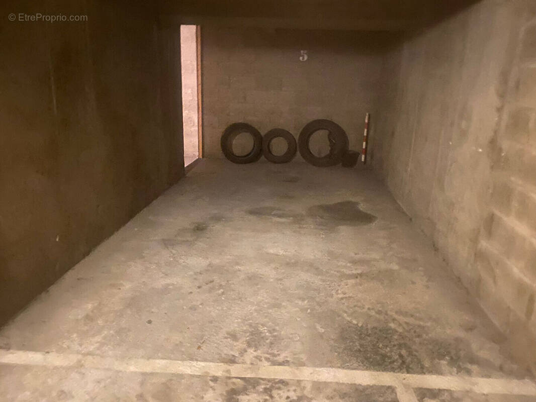 Parking à PARIS-14E