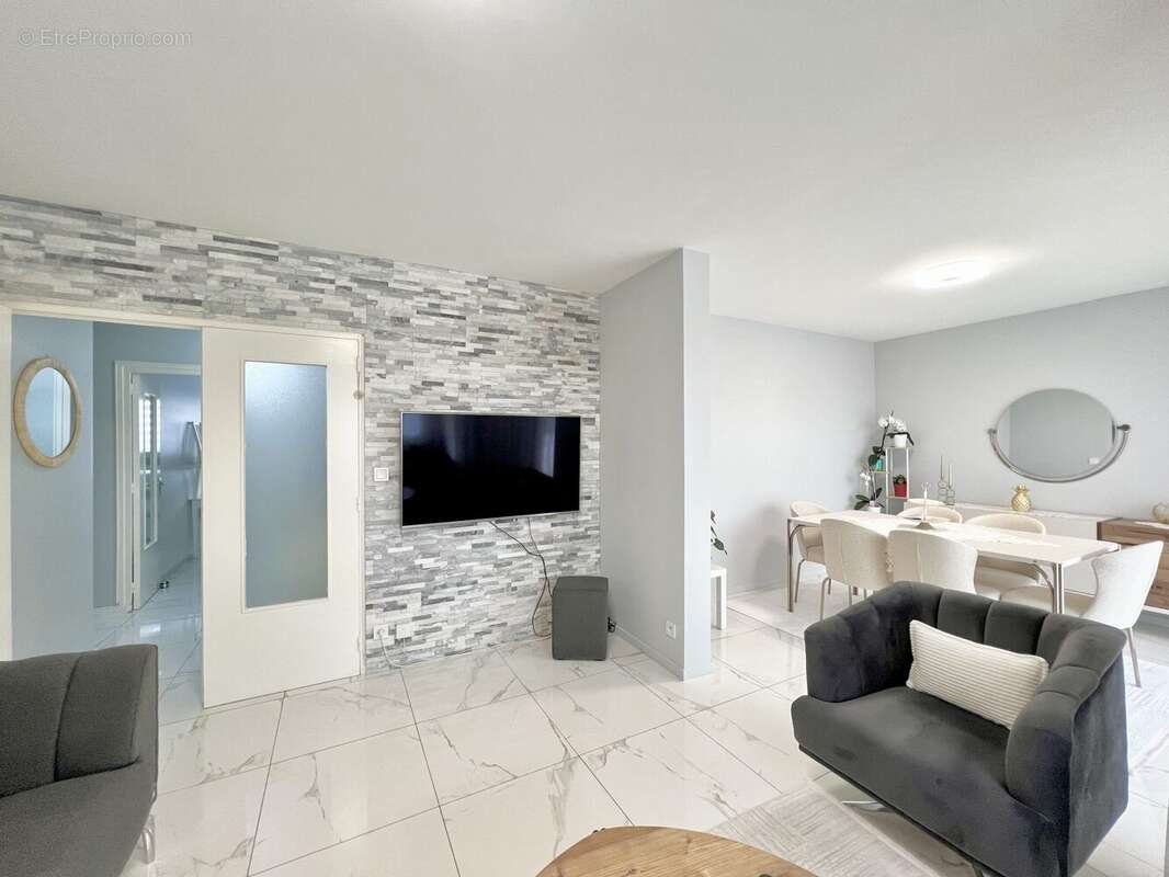 Appartement à CHARVIEU-CHAVAGNEUX