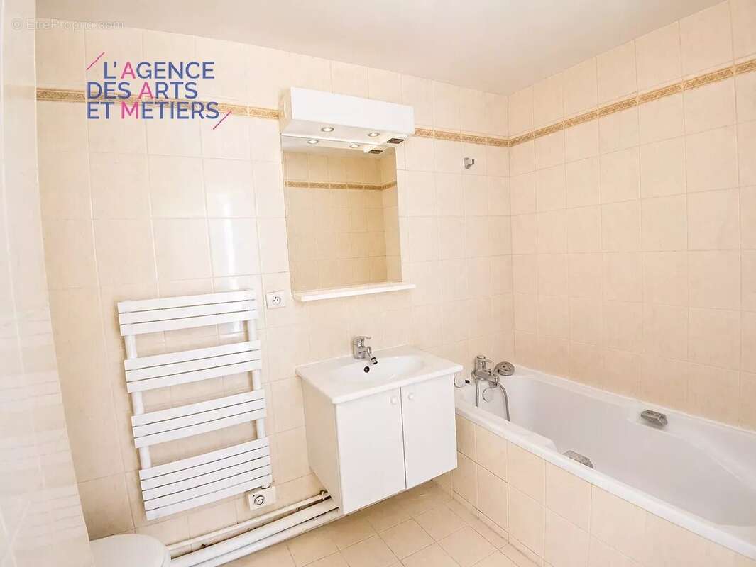 Appartement à PARIS-3E