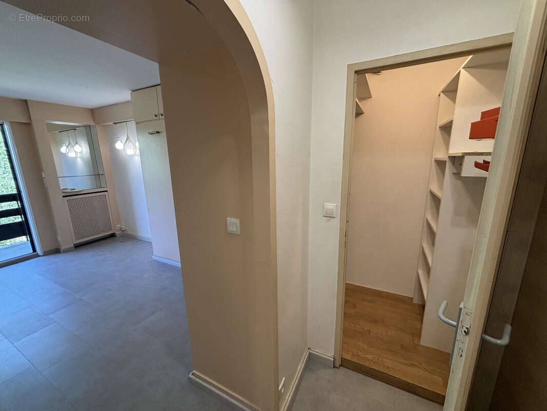 Appartement à COLLONGES-SOUS-SALEVE