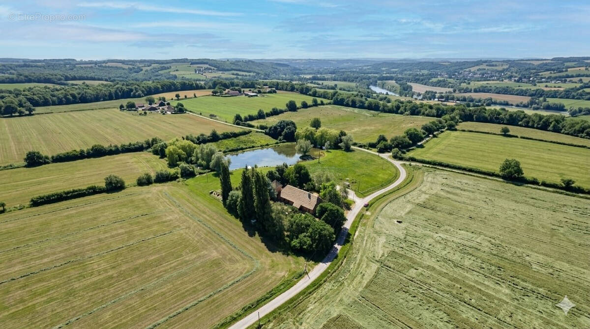 Vue aérienne - Maison à SAINT-MARTIN-EN-BRESSE