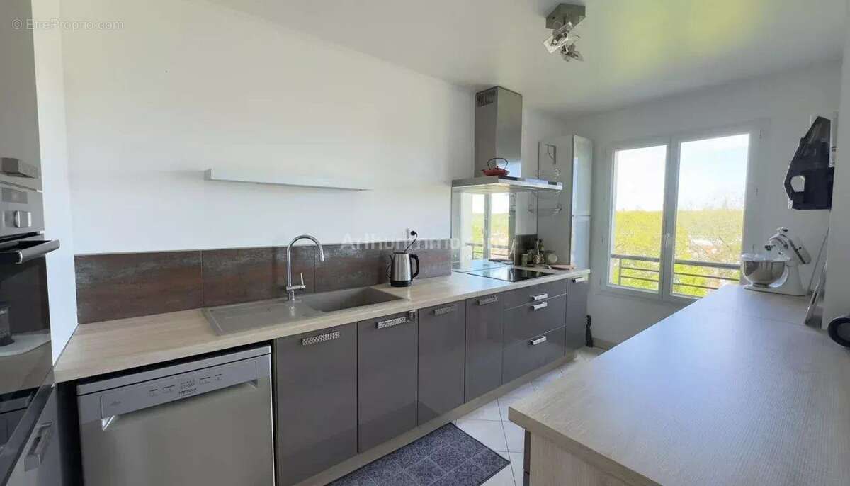 Appartement à SAINT-FARGEAU-PONTHIERRY