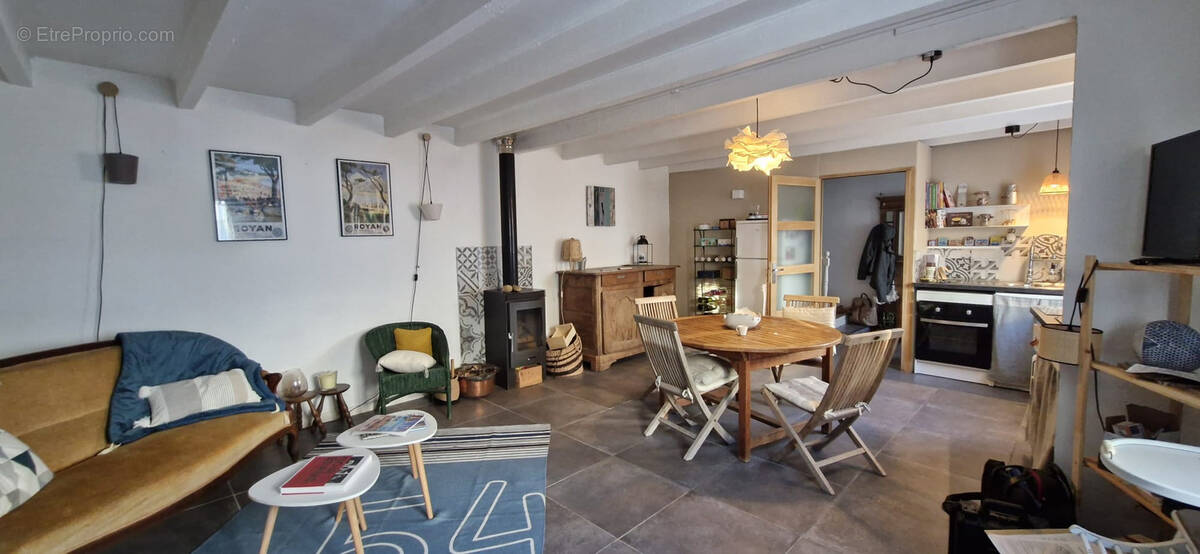 Maison à MORTAGNE-SUR-GIRONDE