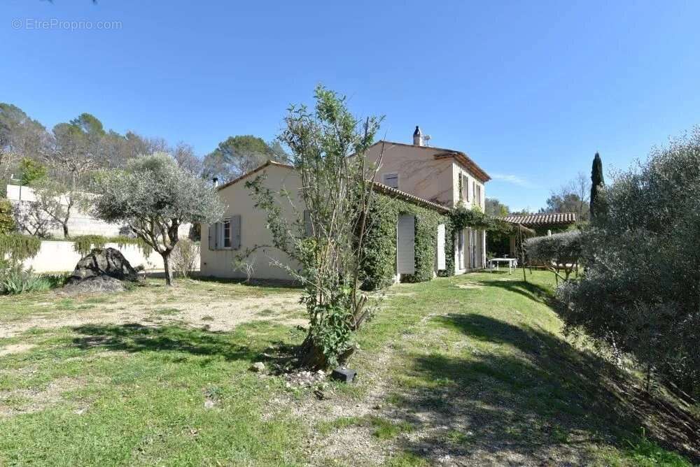 Maison à MONTAUROUX