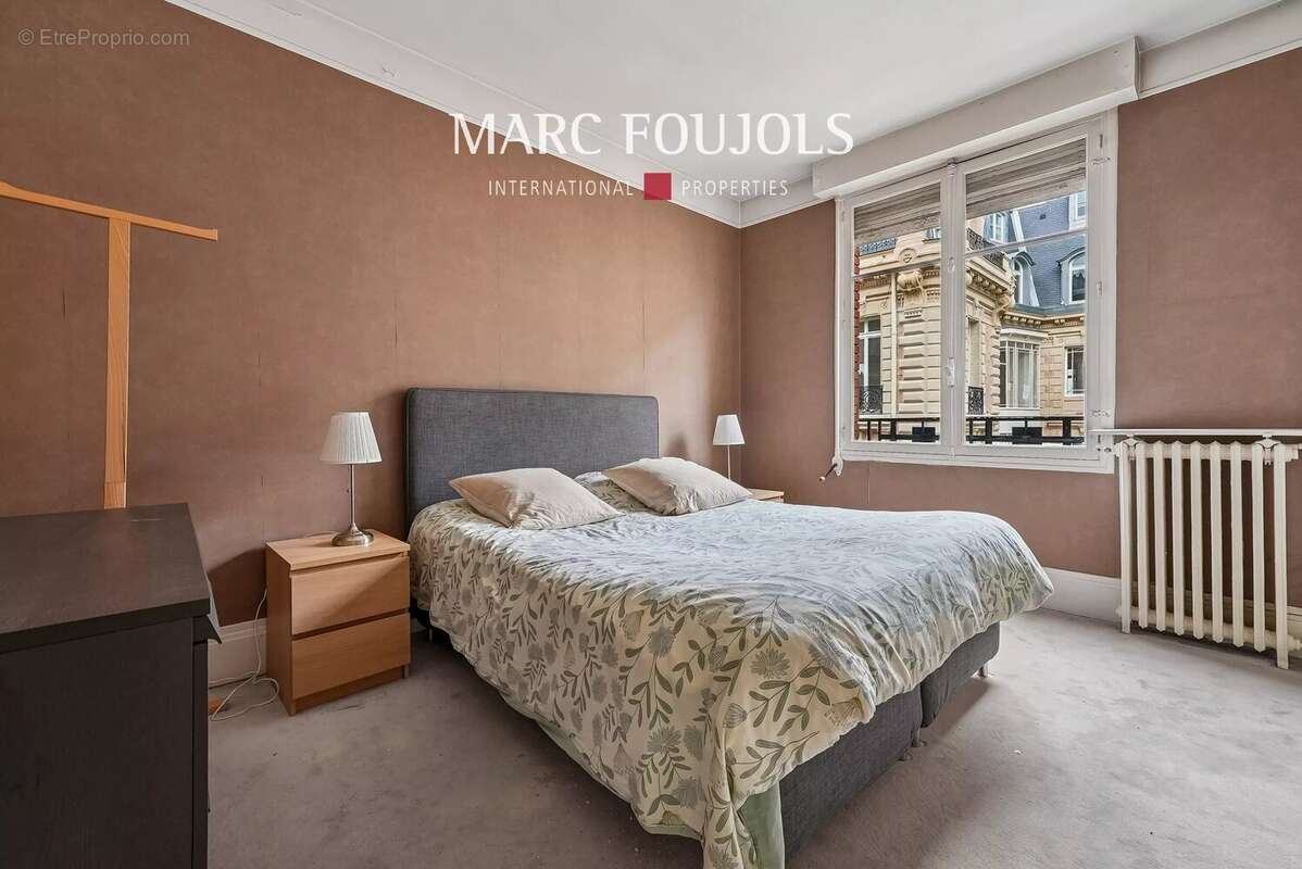 Appartement à PARIS-8E