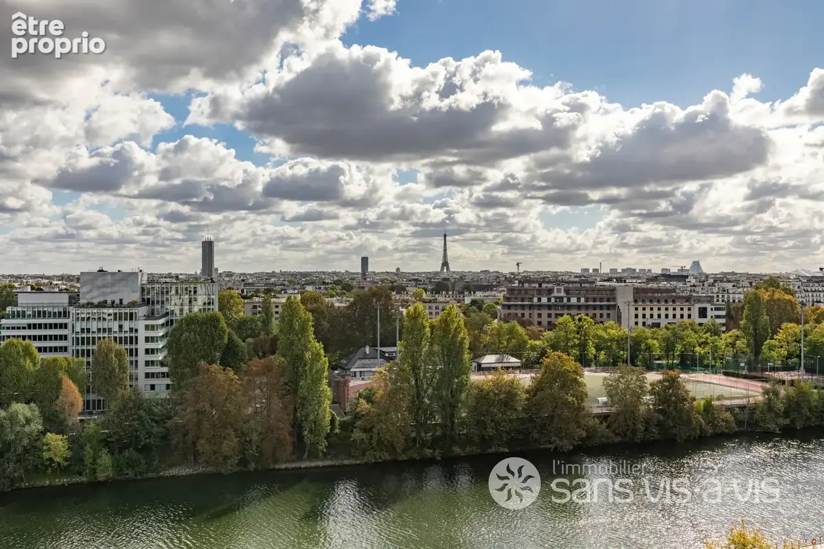 Appartement à COURBEVOIE