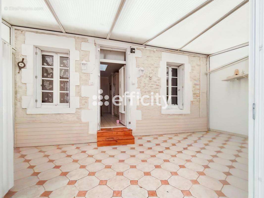 Maison à SALLES-SUR-MER