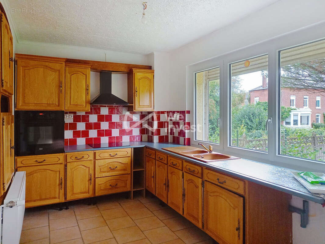 Maison à AVESNES-SUR-HELPE