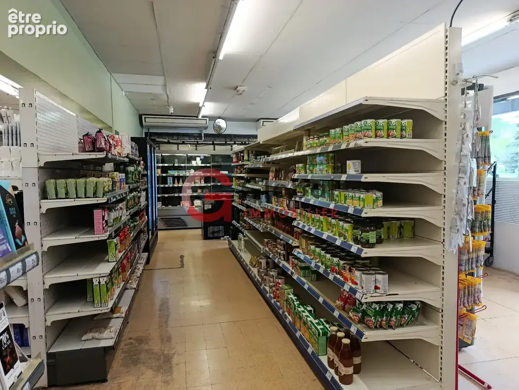 Opportunité rare : Commerce clé en main 167 m2 à Alès - Stock et matériel inclus - photo 3