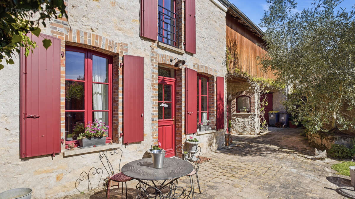 Maison à GREZ-SUR-LOING