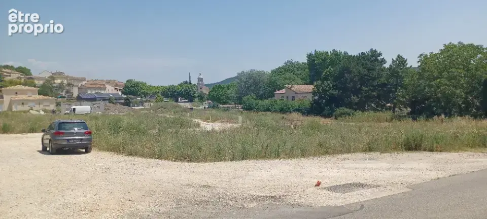 Terrain à LES GRANGES-GONTARDES