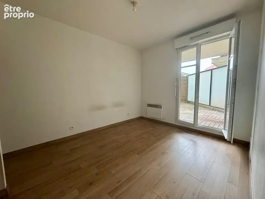 Appartement Bussy Saint Georges F2 - photo 4