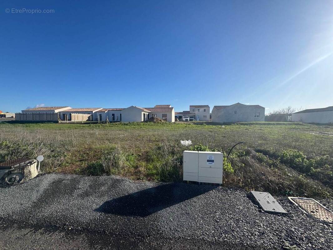 Terrain à NIEUL-SUR-MER