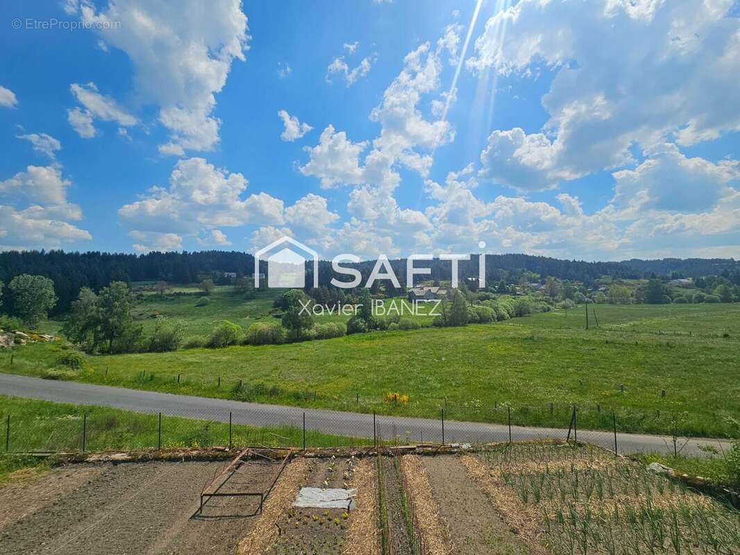 Maison 64 m² à Aumont-Aubrac  - photo 8