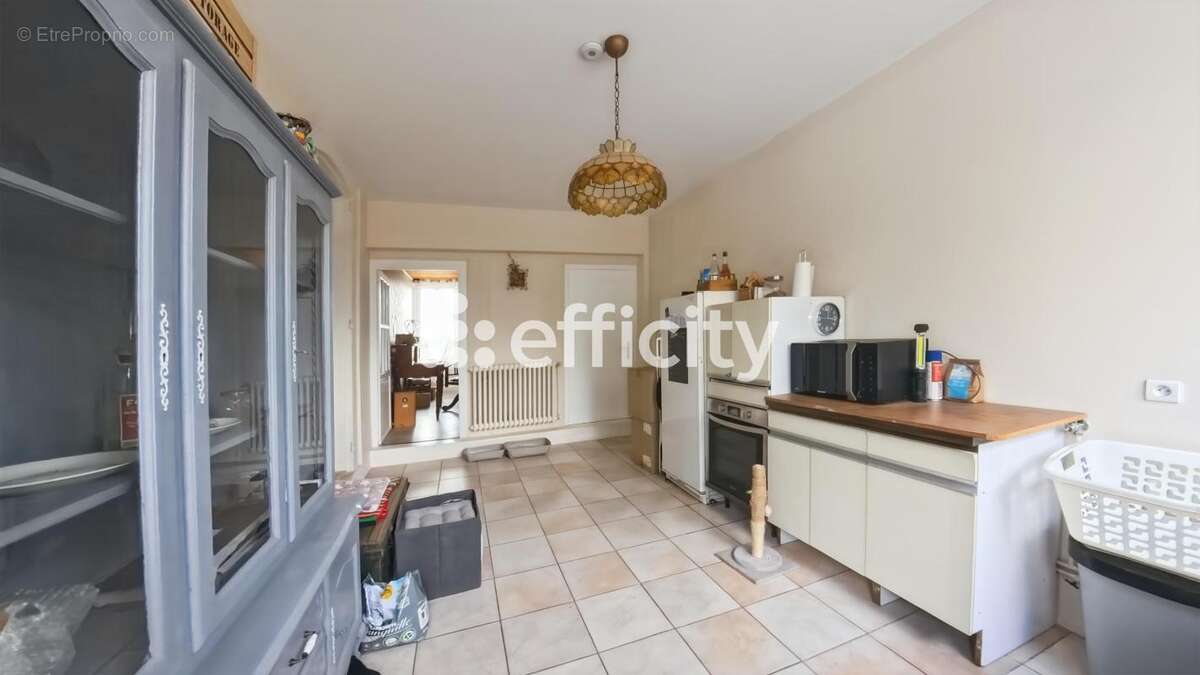 Maison à SAINT-PASTOUR