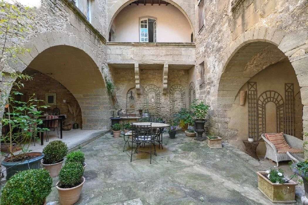 Maison à MONTAREN-ET-SAINT-MEDIERS
