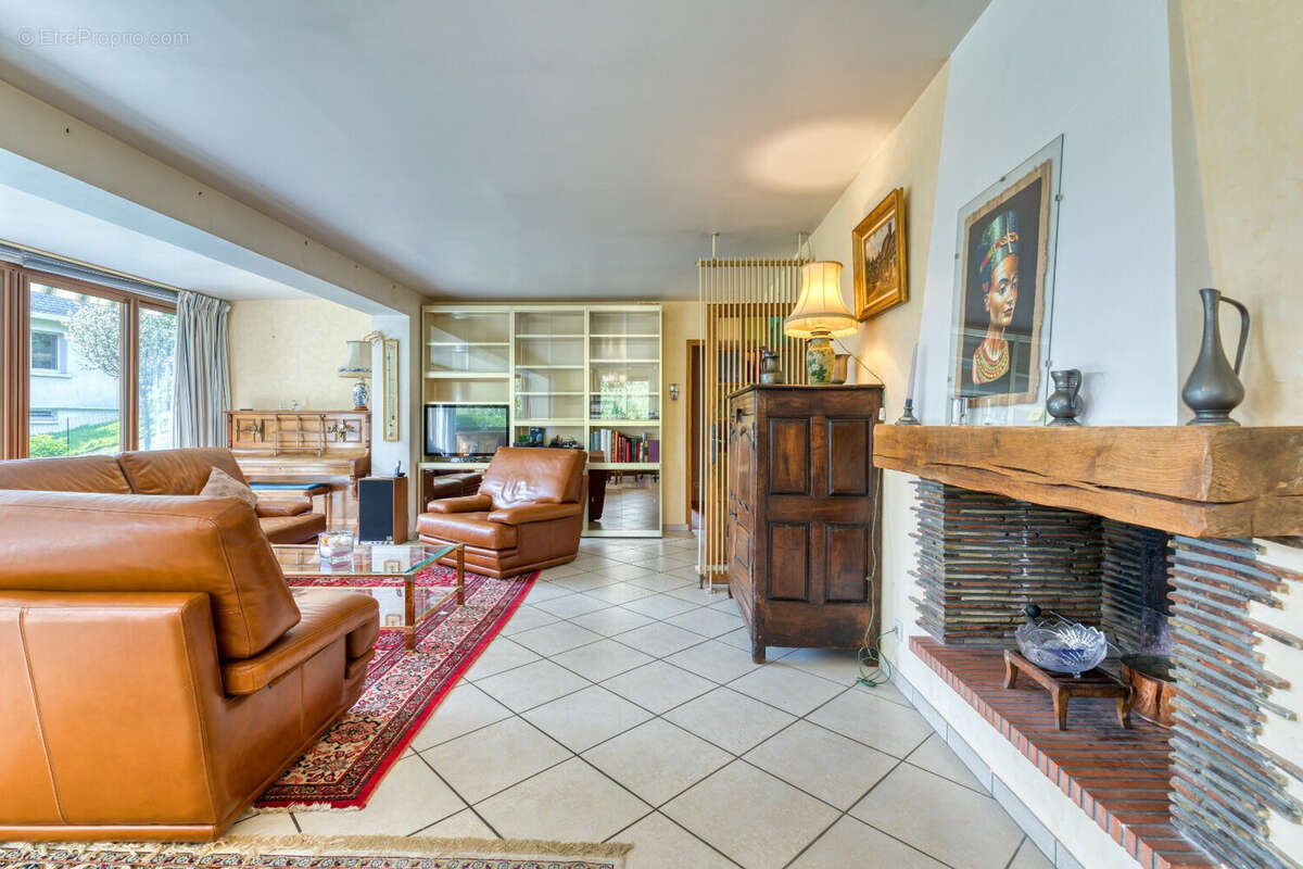 Maison 214 m² à Mont-Saint-Aignan  - photo 4