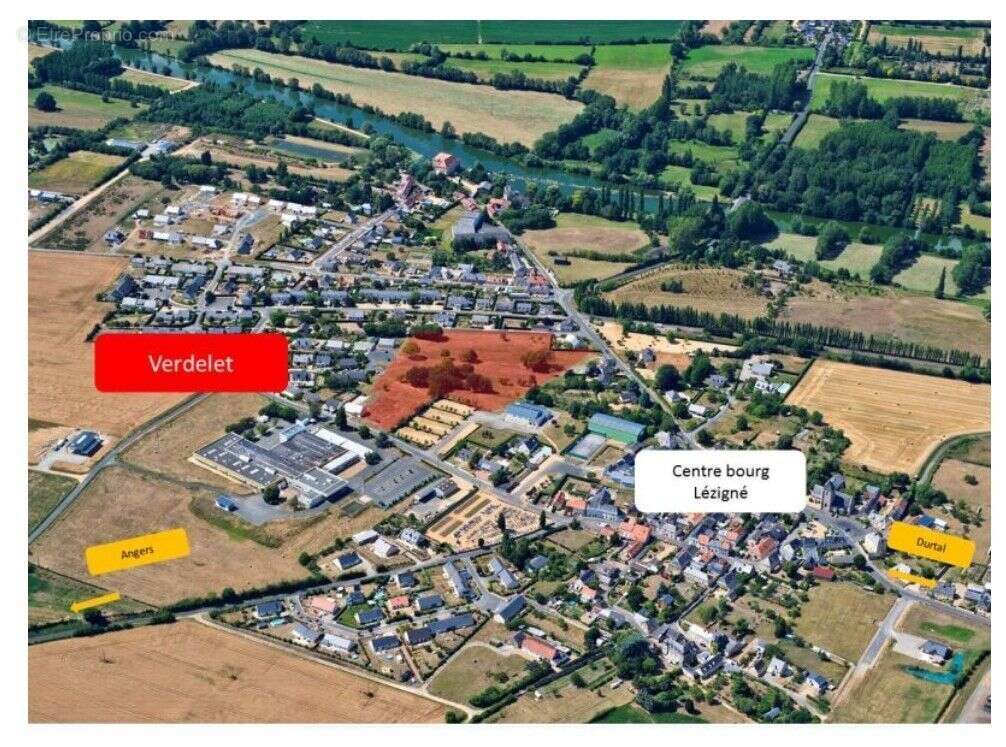 Terrain à LEZIGNE