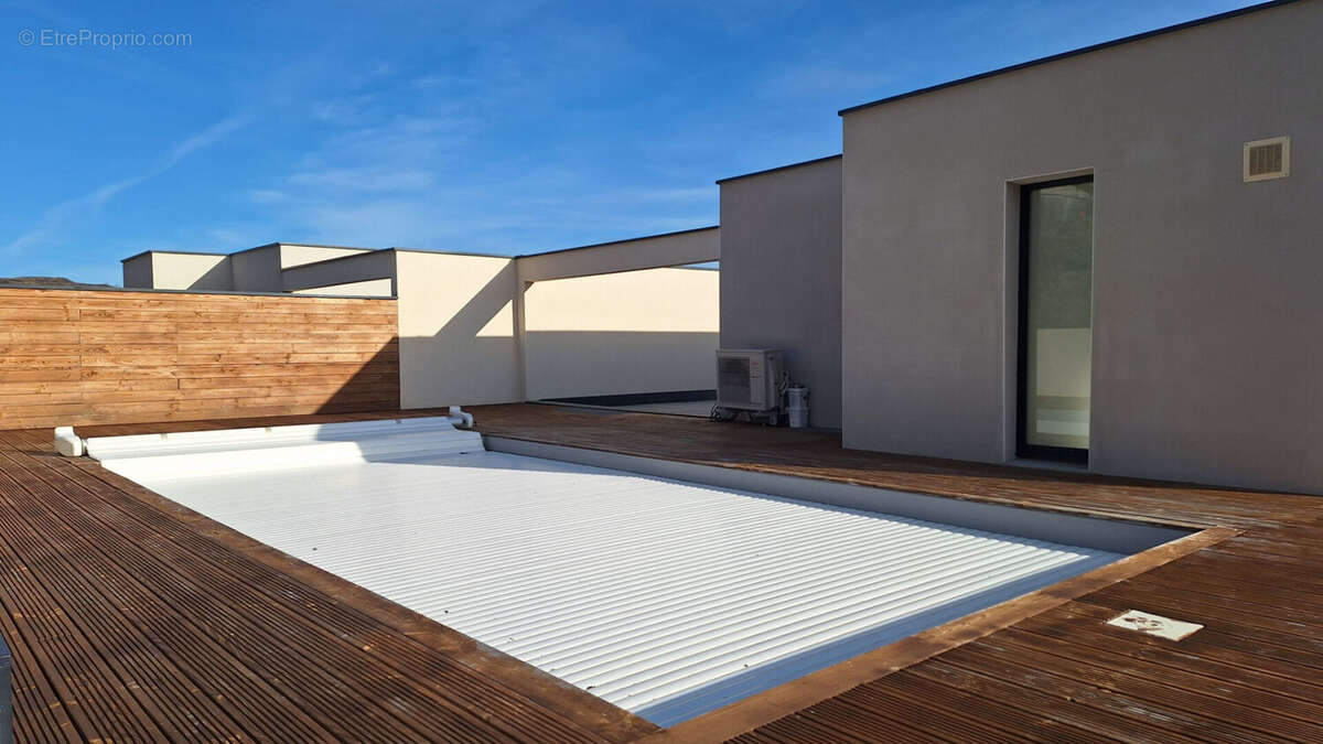 Maison à LES MARTRES-DE-VEYRE