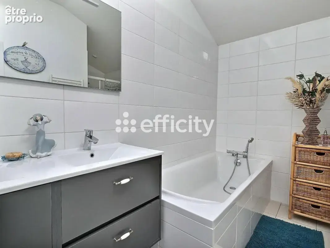 Maison 204 m² à Loulay  - photo 15