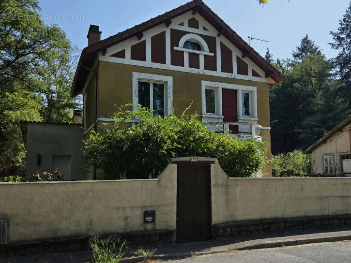 Maison à SAILLAT-SUR-VIENNE