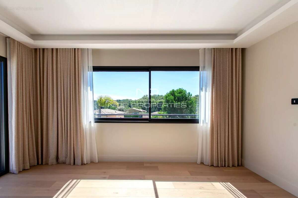 Maison à MOUANS-SARTOUX