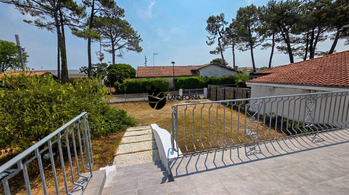 Appartement T3 à vendre à Vieux-Boucau-les-Bains   Grand jardin privatif, terrasse et emplacement privilégié e - photo 11