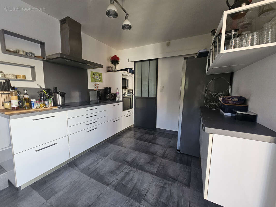 Grande maison composée de 2 appartements - 34400 - Lunel - photo 9
